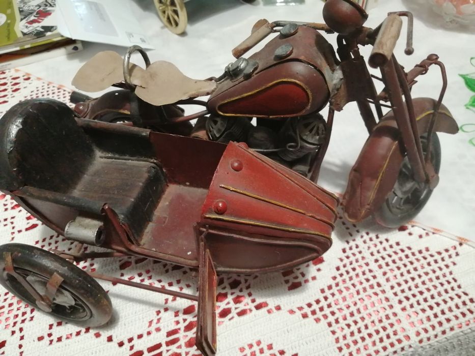 Uma replica de motorcycle