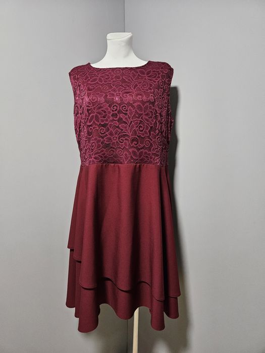 Elegancka bordowa sukienka z koronką  50-5XL