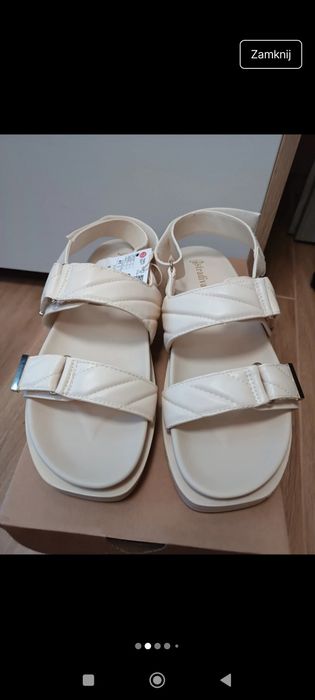 Sandały kremowe Stradivarius