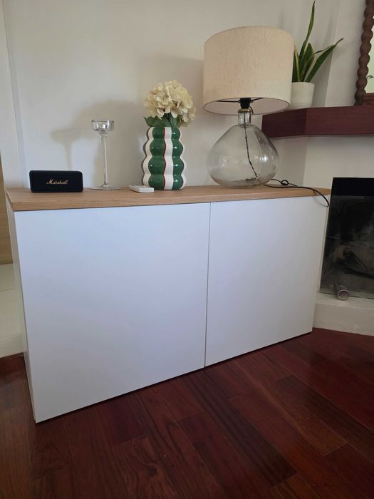 Móvel sala Ikea com tampo pinho