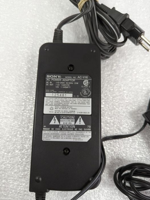 Sony AC-V16 зарядний пристрій і блок живлення для камер з NP-98