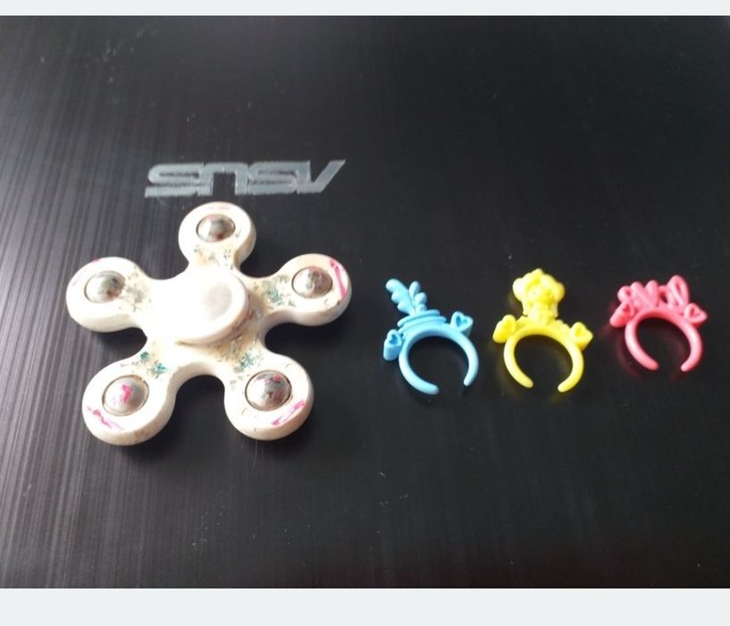 Игрушки Киндеры.