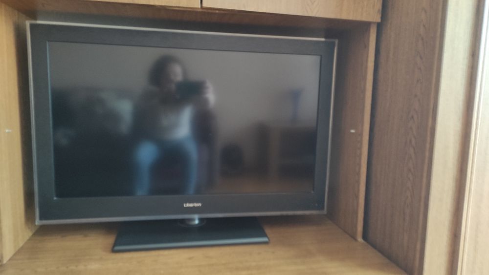: LED-телевізор Liberton 32" (81 см) — Гарний стан