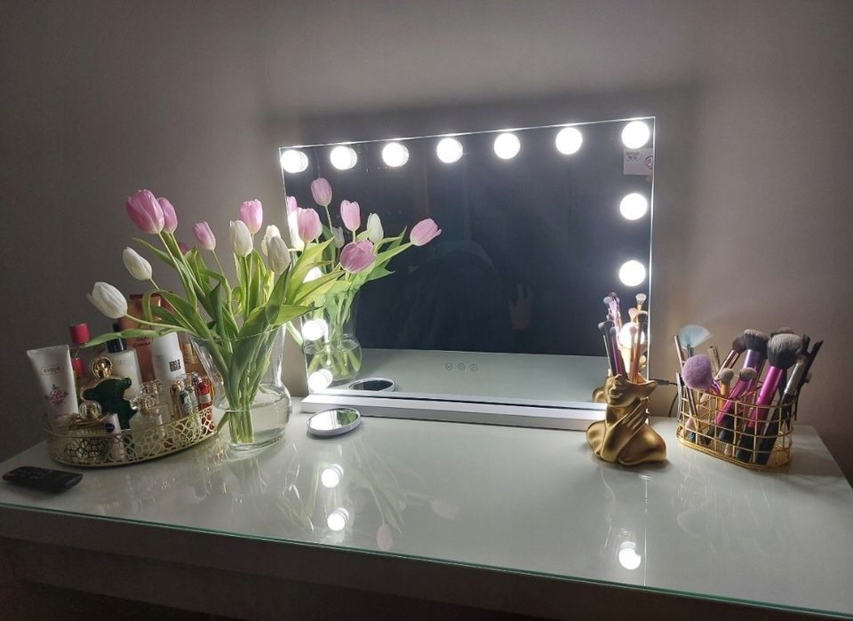 Nowe lustro kosmetyczne podświetlane led z bluetooth usb toaletka usb