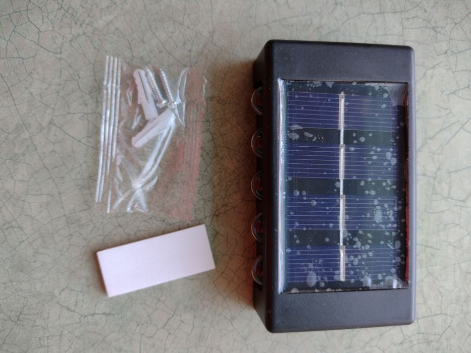 Lampa solarna LED zewnętrzna 9,9 cm x 5,5 cm