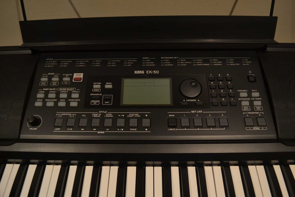 Teclado Korg EK-50