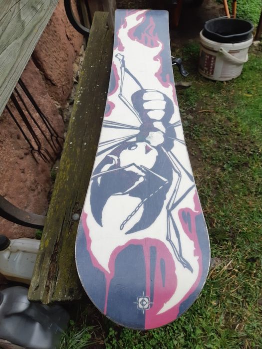 Deska snowboardowa z wiązaniami 148cm