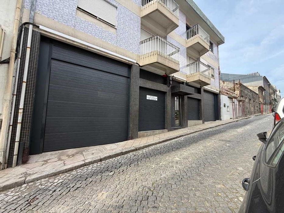Estacionamentos e Armazém no Centro de Braga