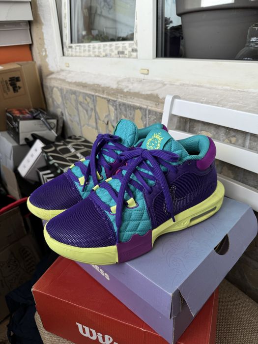 Нові кросівки Nike Lebron Witness VIII оригінал
