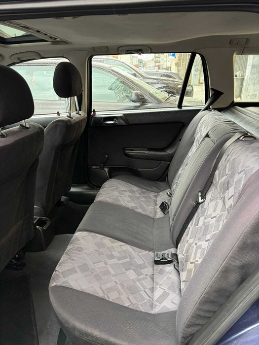 Vendo Astra Caravan.  Ano - 1999 Combustível - Gasolina KMS - 193.000 Carro com manutenção e inspeção em dia.