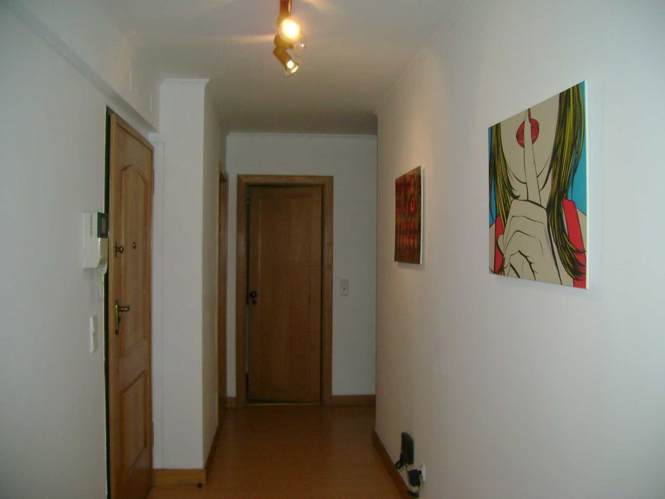Quarto Lisboa estudantes sexo femino Lumiar linha amarela do metro Cidade Universitária