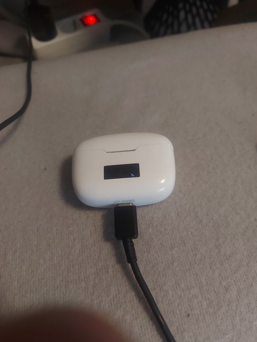 Fones de ouvido branco ou preto