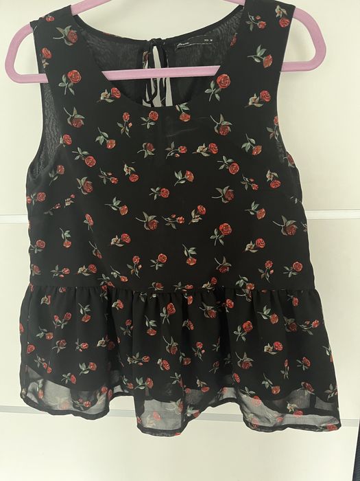 czarna zwiewna bluzka w czerwone róże kwiaty House M 38 stan idealny