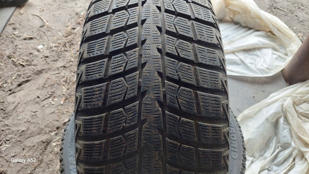 Продам комплект, разноширокой спорт резины linglong