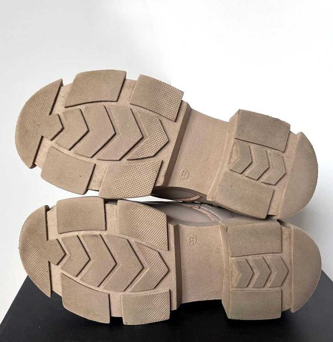 Черевики шкіряні на хутрі на платформі бежеві р. 37