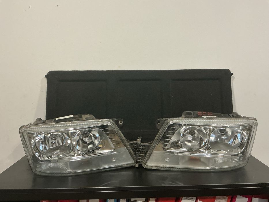 FAROL /OTICA DIREITA ESQUERDA CAMIAO MAN TGX L2007 ANO 2018