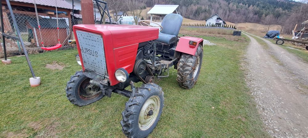 Traktor s 15       ..