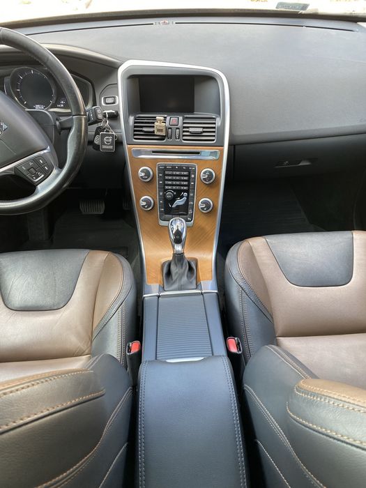 Volvo xc 60.  2,4 D  4 x 4