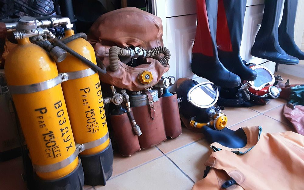 Garrafas Mergulho Antigas + Fatos Mergulho Antigos - Tudo 1500€