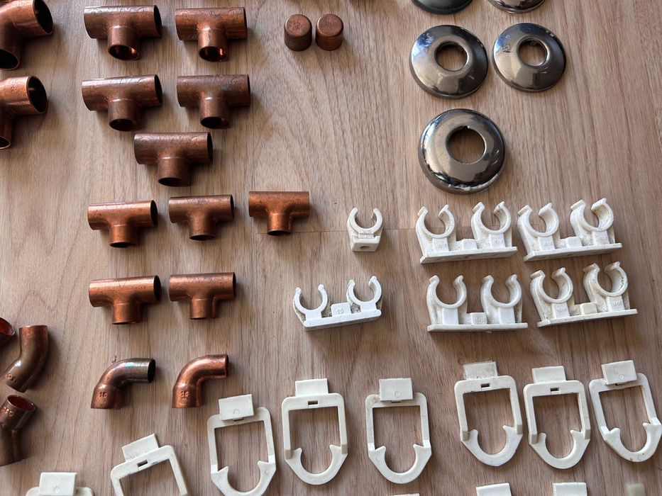 Elementy miedziane centralnego ogrzewania kolanka trójniki kształtki