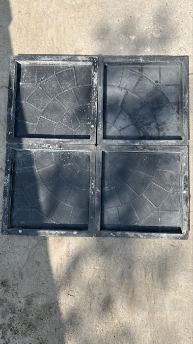 Форми для плитки б/в