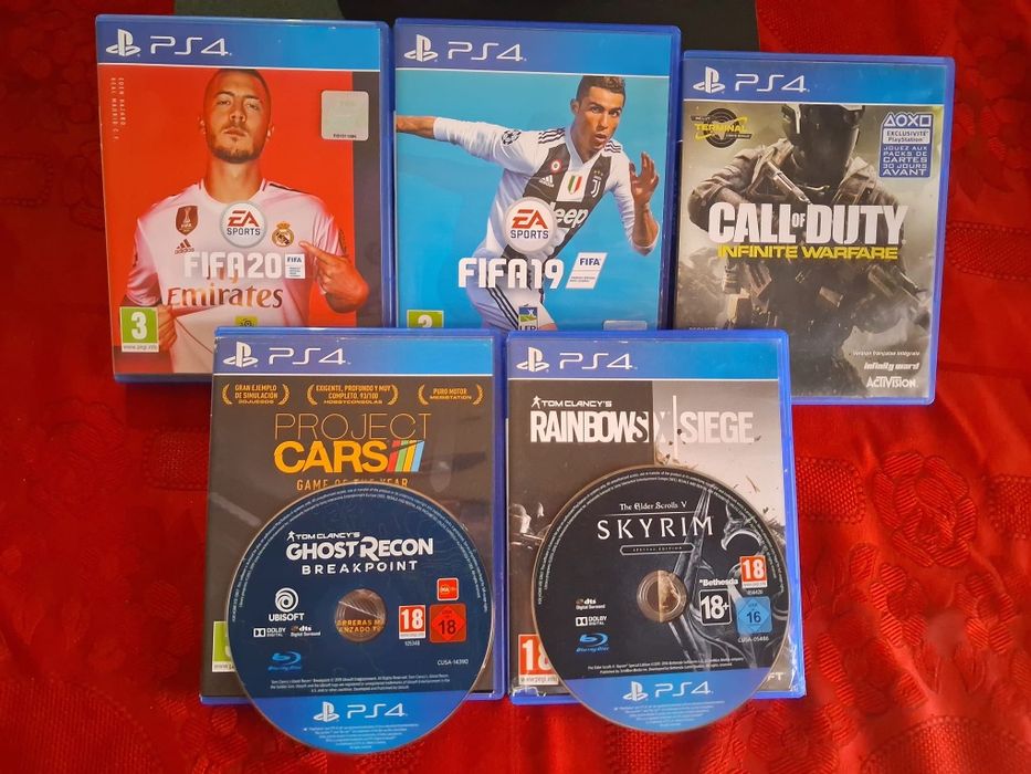 PlayStation 4 Pro 1TB + Comando + Cabos + 7 Jogos (Excelente Estado)