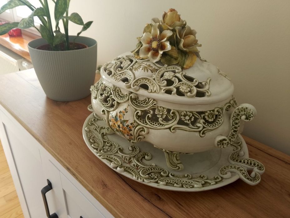 Sprzedam Piękny Porcelanową Wazę