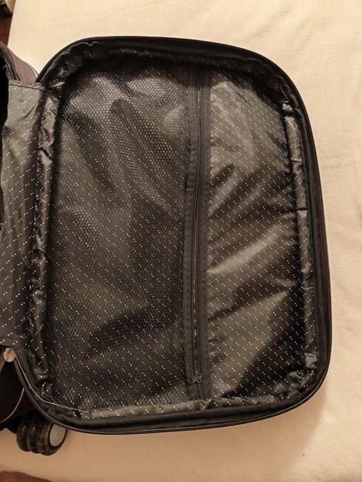 Mala, bagagem de cabine de avião, trólei de mão.