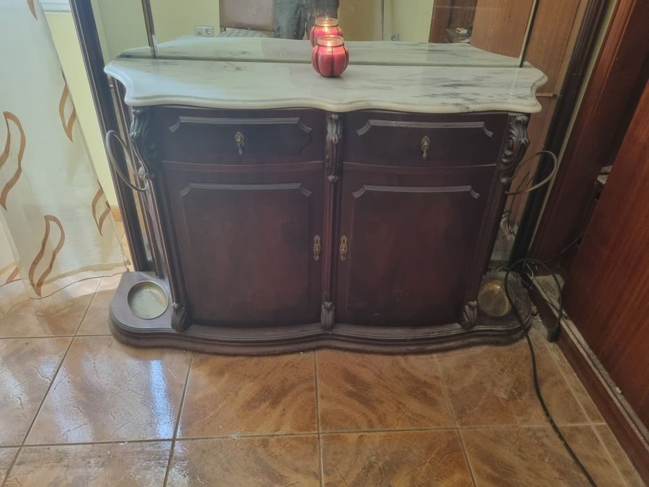 Vendo sapateira com espelho
