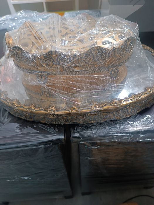 Floreira Antiga em Metal Prateado c/ Detalhes Dourados – Centro de Mesa Clássico