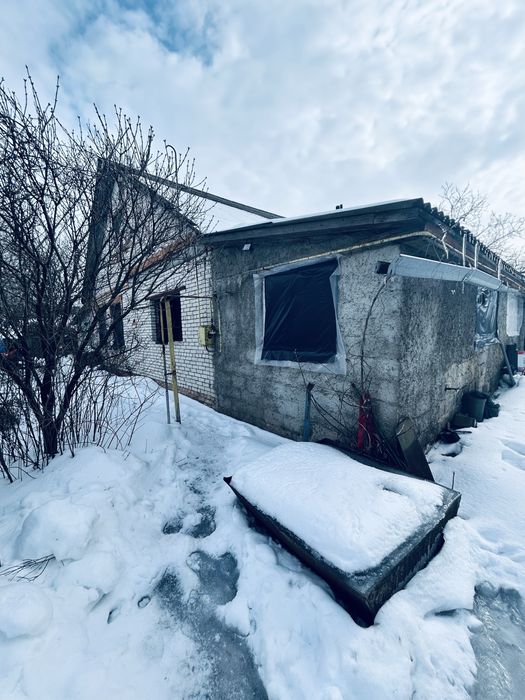 Продаж великого будинку в селі по Роменській трасі .