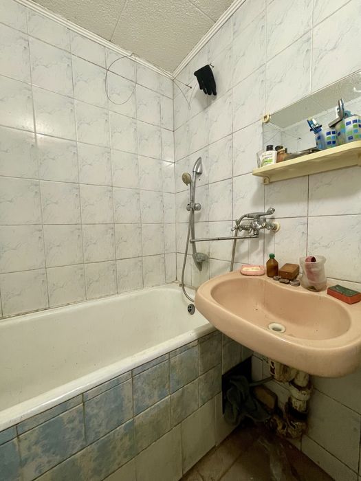 Продажа 3 ком. 1 мкрн. Левый берег