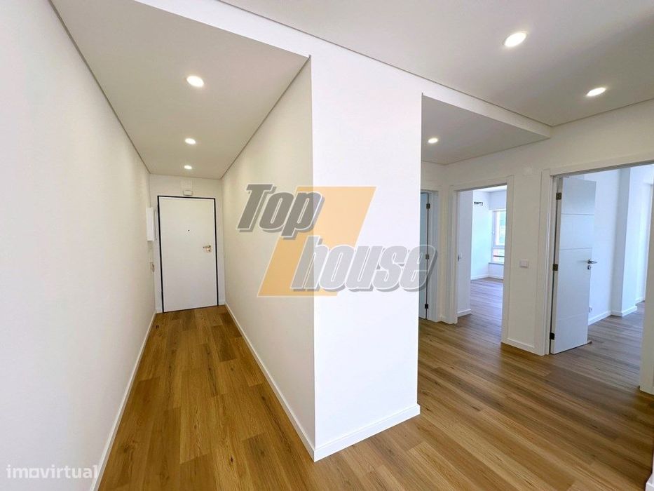 Apartamento T2 totalmente remodelado Costa de Caparica
