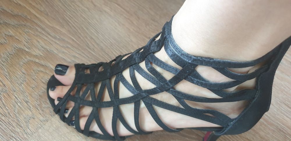 Buty na obcasie 7 cm. Szpilki. Czarne. Rozm. 37