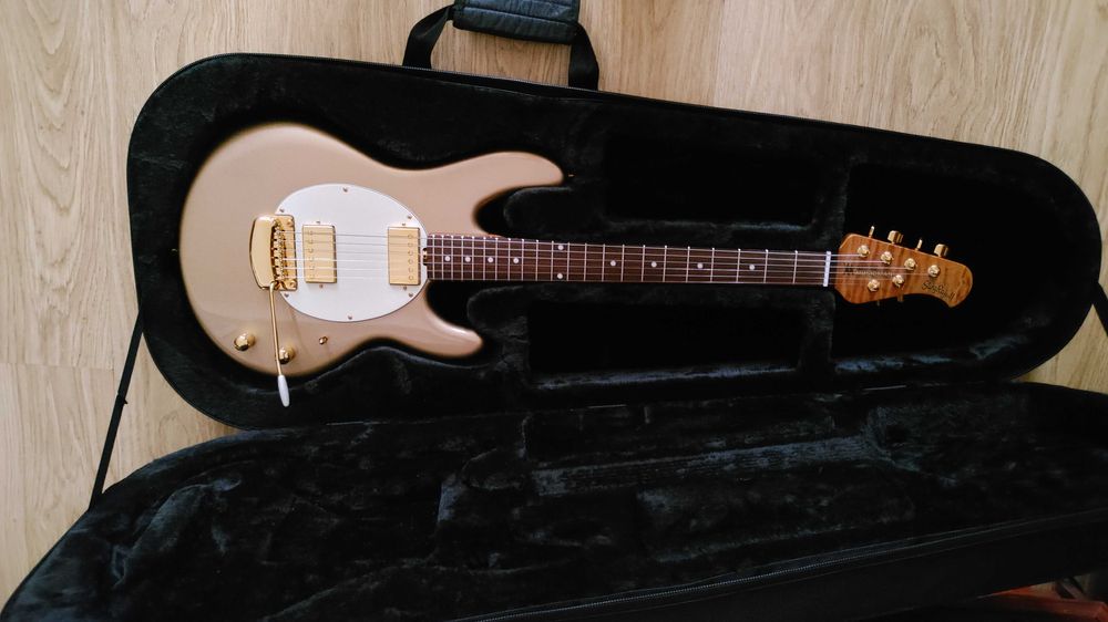 MUSIC MAN  Stingray II Córy Song Model CM - USA