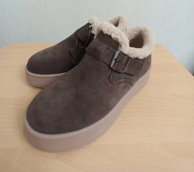 Продам зимові ботинки