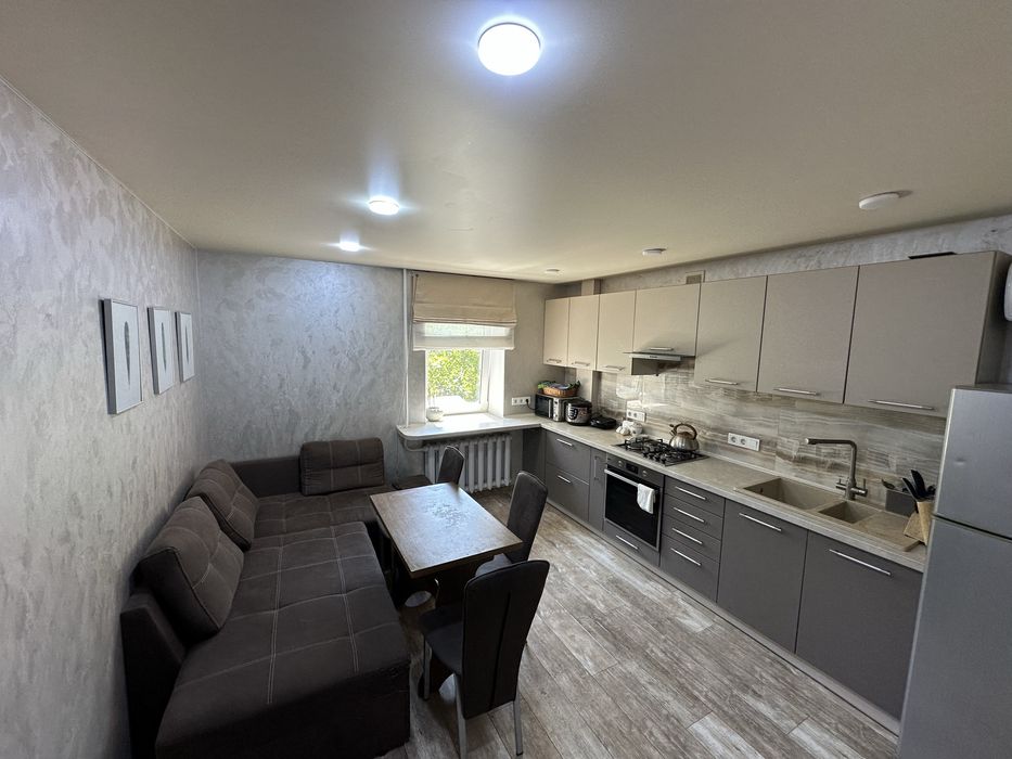 Продаж 3 кімнатної квартири 70 метрів  з крутим ремонтом, центр, Троїцька , 3/9 поверх - More