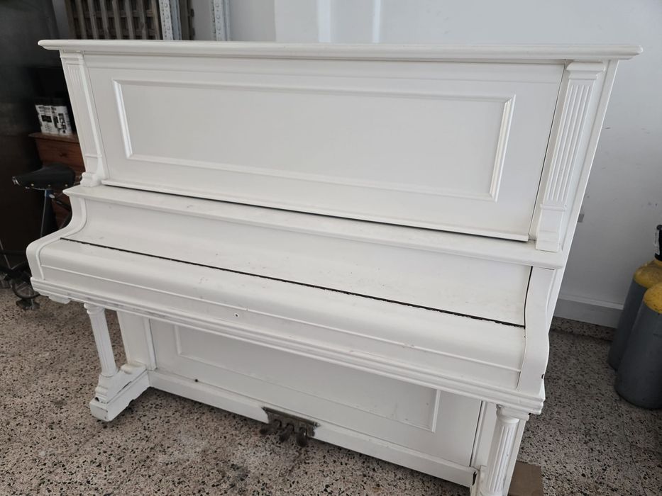 Piano em bom estado