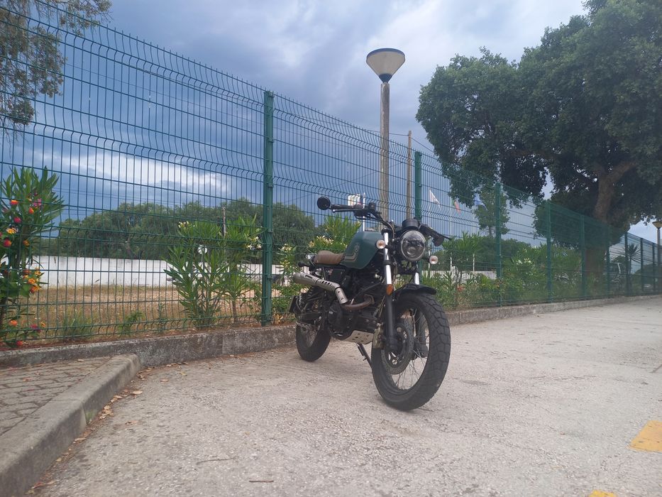 Umm naked scrambler 125cc