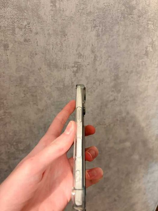 Sprzedam etui do IPhone 16