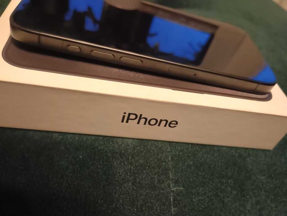 iPhone 15 Pro 128 GB Czarny – Dbałość od Nowości! Folia + Etui | Stan BARDZO DOBRY!