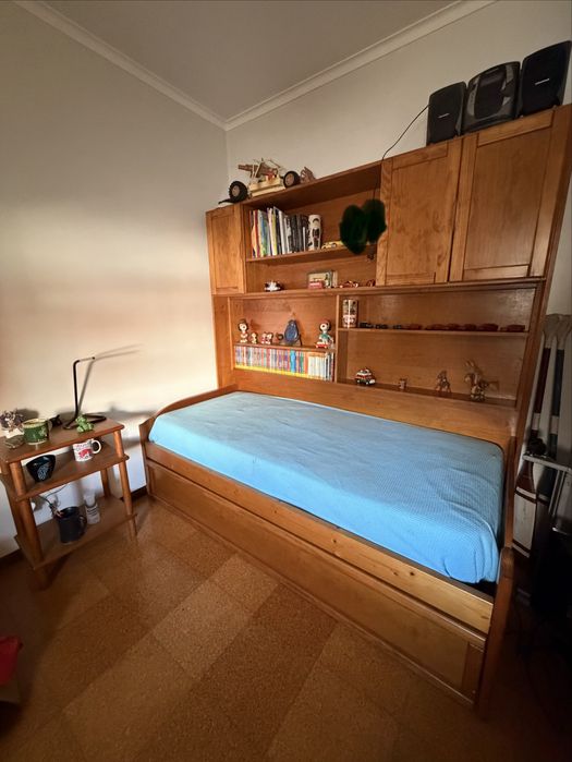 Sofás, móveis de sala de estar, sala de jantar, hall e quarto