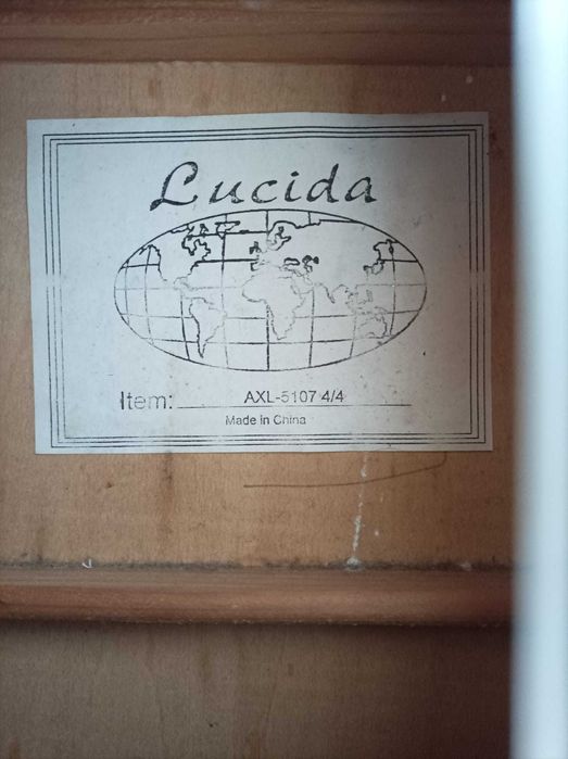 Ukulele Agulona + Guitarra clássica Lucinda AXL 5107 4/4