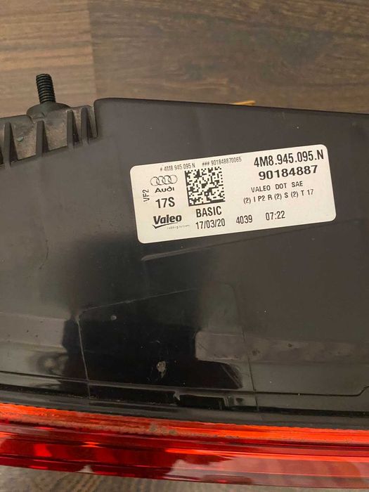 Задні фари (стопи) Audi Q8 2021 (USA) оригінал