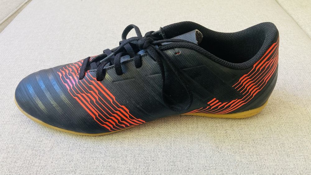 chuteiras ADIDAS Nemesis 42 1/2, estado impecável