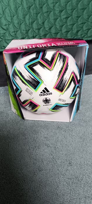 Piłka adidas Uniforia
