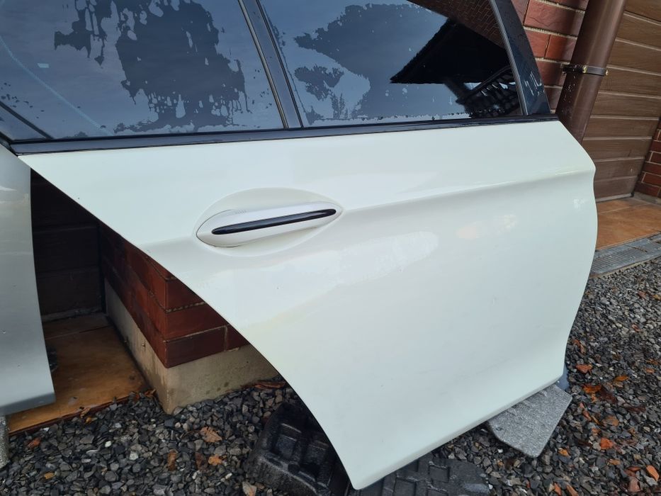 Kompletne drzwi tylne prawe BMW F10 sedan A300