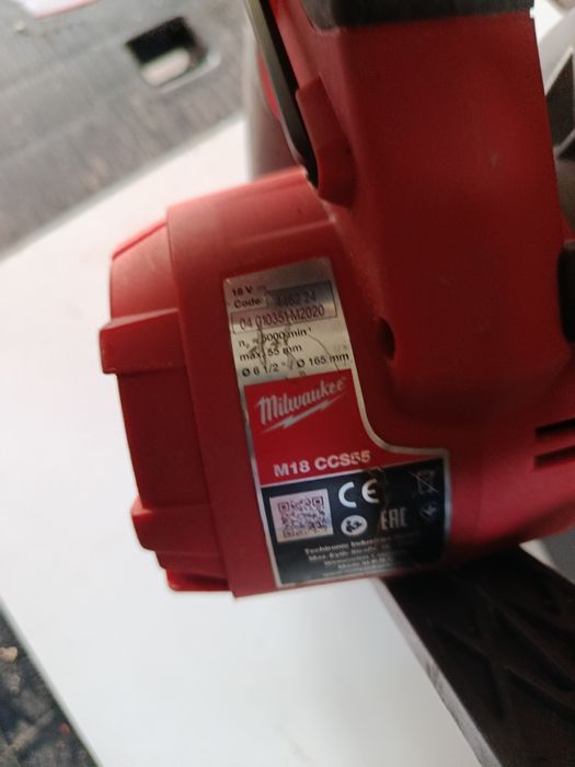 Sprzedam piłe Milwaukee m18 uszkodzona