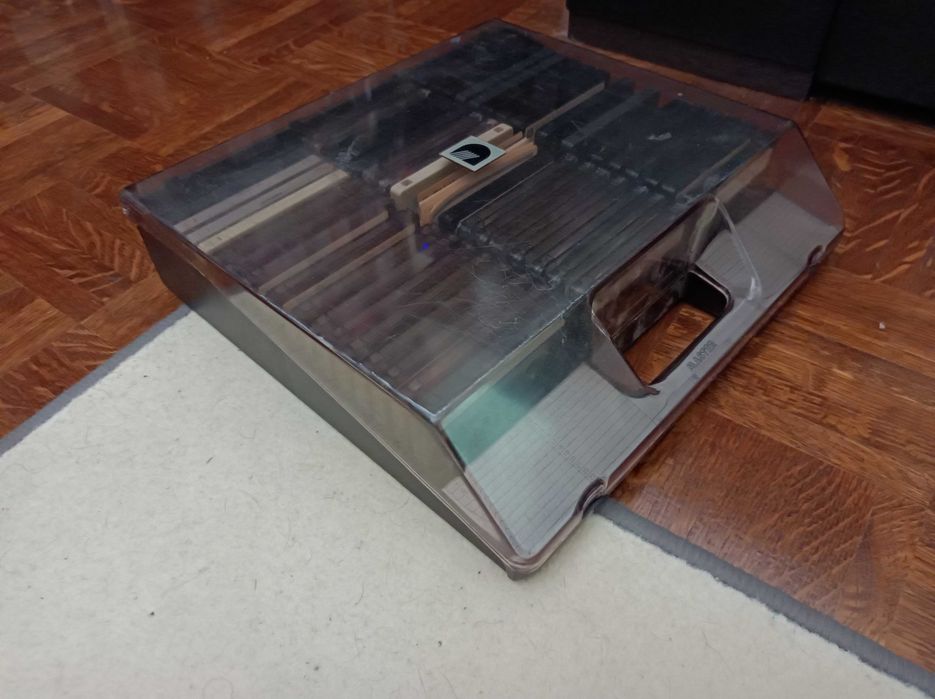 Caixa vintage para cassetes audio