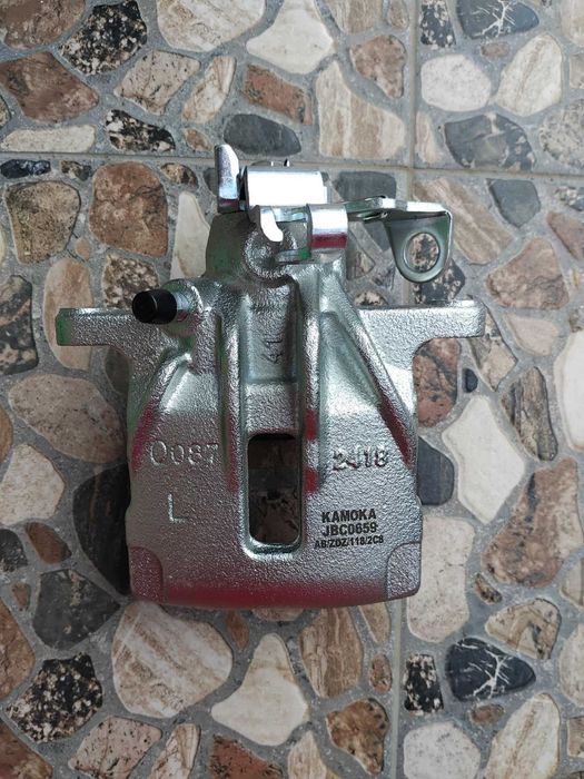 Продається супорт до Opel Vivaro